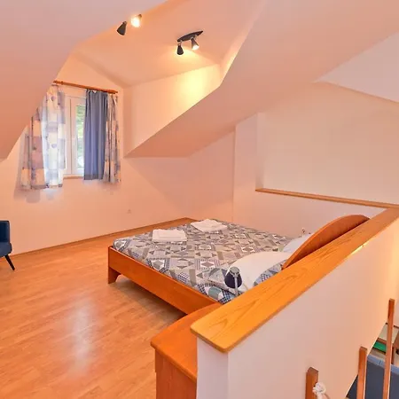 Nautic Apartmán *